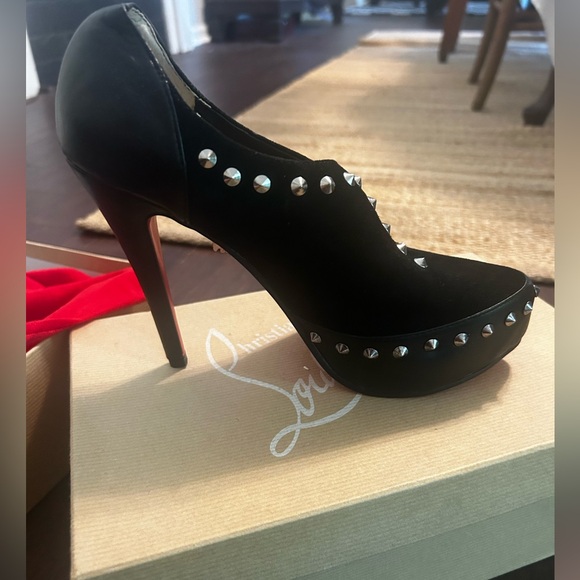 Christian louboutin heels - Picture 1 of 4